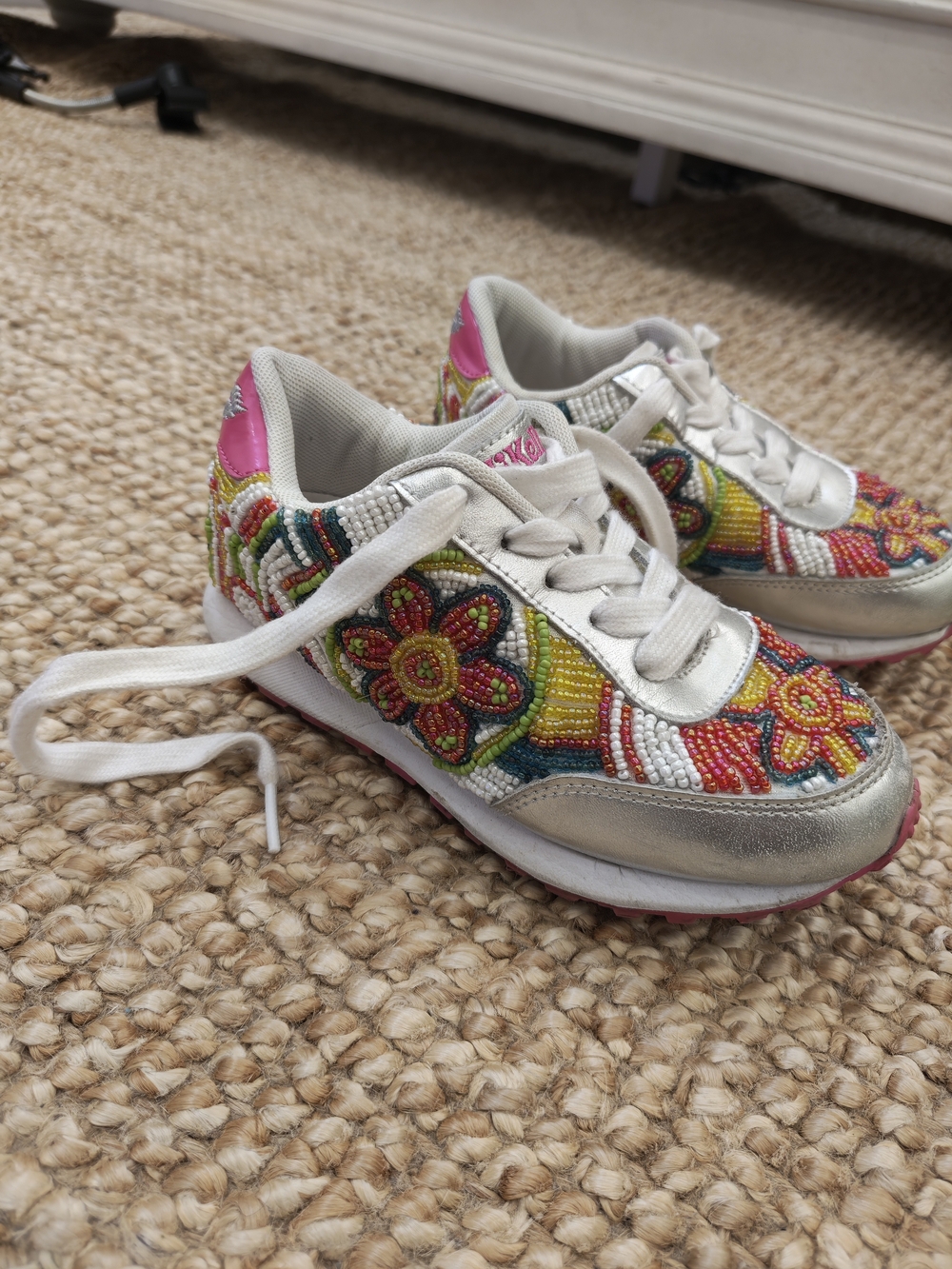 Lelli Kelly SNEAKERISSIMA White Sneakers with Multicolor Beaded Floral Design